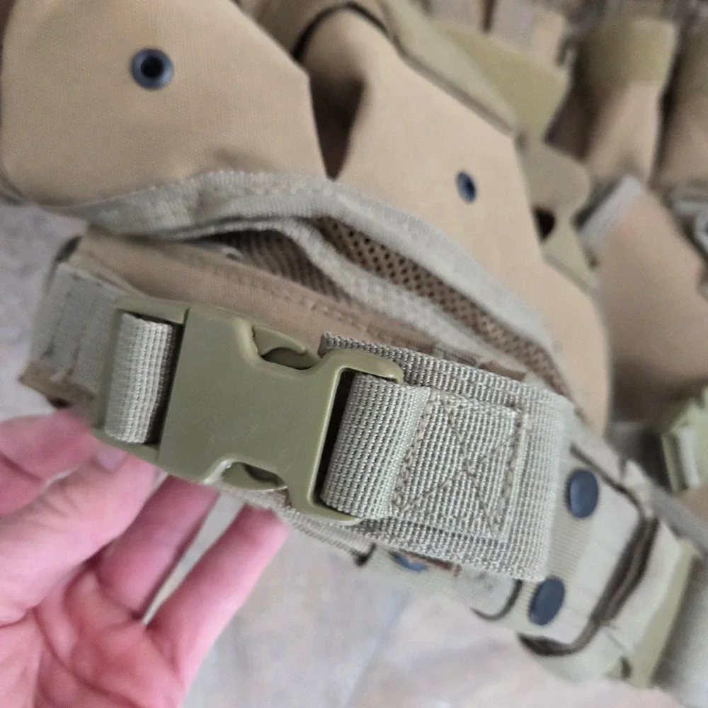 Red Rock Outdoor Gear Tactical Vest‎ Coyote Tan Cross Draw Holster Mag Pouches